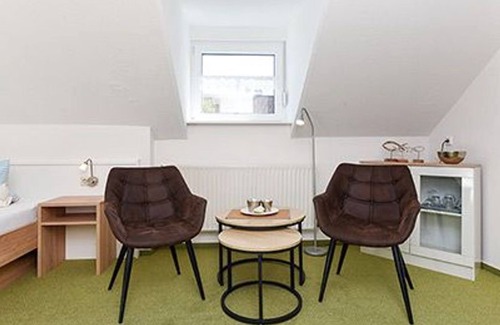 Werdum Apartment | Guest Rated: Double Room at Castle Restaurant with Breakfast