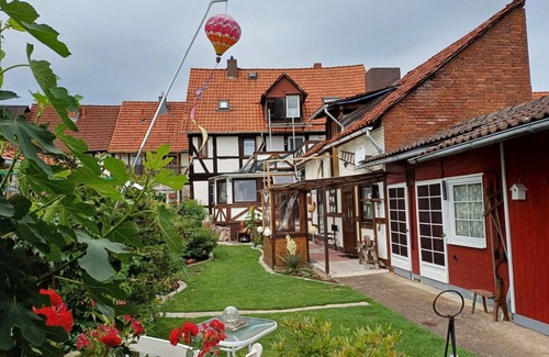 Hann. Muenden Apartment | Cozy Double Room with Kitchen at Pension Altes Haus