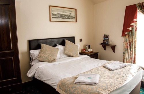 Bordesley House | Cozy Double Rooms at the Old Crown Hotel with Breakfast
