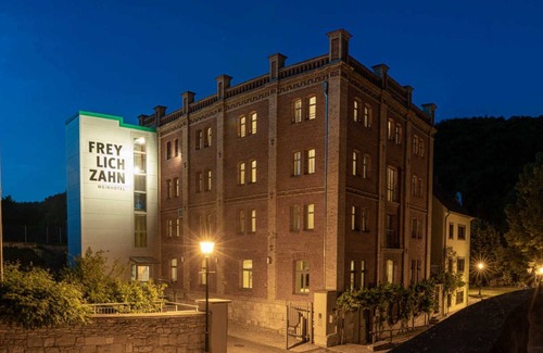 Freyburg House | Comfortable Double Standard Room at Weinhotel Freylich Zahn