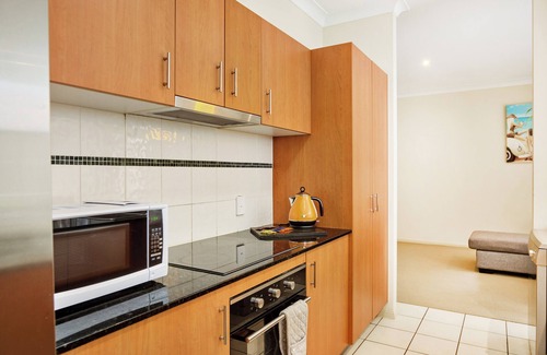 Varsity Lakes House | Double Storey 4-bedroom home (6 beds), central location to beach and theme parks