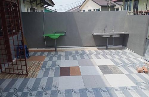 Sungai Baru Tengah House | Cozy Double Storey Homestay in Pengkalan Balak