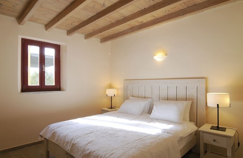 Andros House | Cozy Double Suite with Inviting Side Sea View & Breakfast