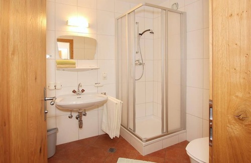 Leogang Bed & Breakfast | Outstanding Comfort: Room with Bath at Gasthof Bäckerwirt