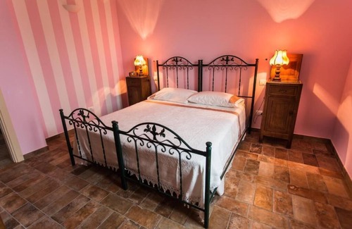 Castel del Piano Apartment | Comfortable Double/Twin Room with Disabled Access - Nonna Genovina