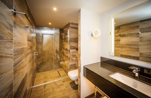 Canbury Hotel | Discover DoubleTree by Hilton in Kingston Upon Thames