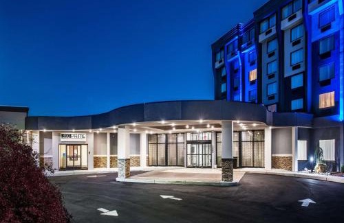 Cranbury Hotel | Relaxing Stay at DoubleTree by Hilton Monroe Township