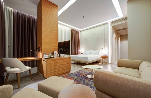 Seyhan Hotel | Indulge at DoubleTree by Hilton Adana - Top Rated with Spa!
