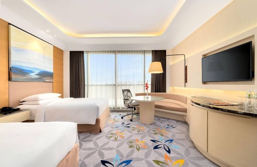 Ahmedabad Hotel | Discover DoubleTree by Hilton Ahmedabad: Rated 8.6/10