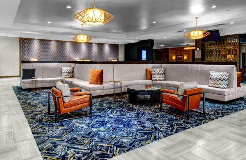North Arlington Hotel | Stylish Doubletree by Hilton Arlington DFW South Hotel