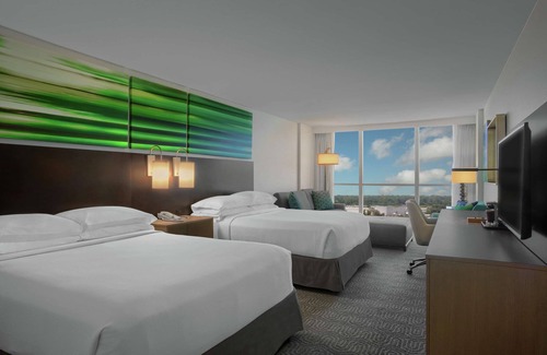 Florida Center Hotel | Relaxing Stay at DoubleTree by Hilton near Universal Orlando