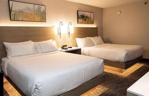 Austin Hotel | Relax at DoubleTree by Hilton Austin, MN - 4-Star Comfort