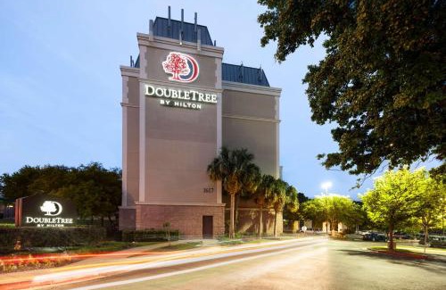 Swede Hill Hotel | Relax at DoubleTree by Hilton Austin-University Area Hotel