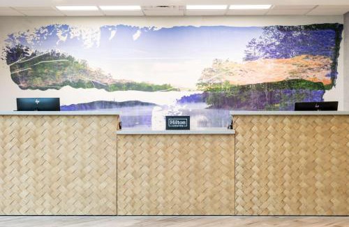 Austin Hotel | Relax at DoubleTree by Hilton Austin, MN - Pet Friendly & More