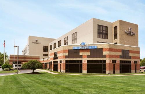Windsor Locks Hotel | Relax at DoubleTree by Hilton Bradley International Airport