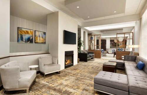 Windsor Locks Hotel | Relax at DoubleTree by Hilton Bradley International Airport
