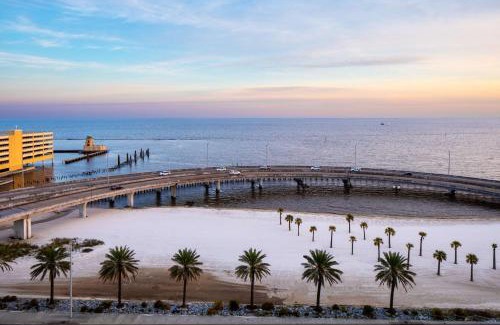 Biloxi Hotel | Experience Comfort at DoubleTree by Hilton Biloxi Hotel