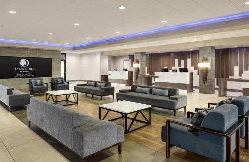 Bloomington Hotel | Pet-Friendly DoubleTree by Hilton Bloomington Minneapolis