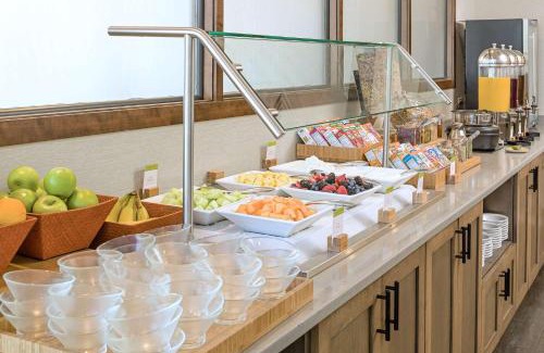 Rockland Hotel | Stylish Stay at DoubleTree by Hilton Boston-Rockland