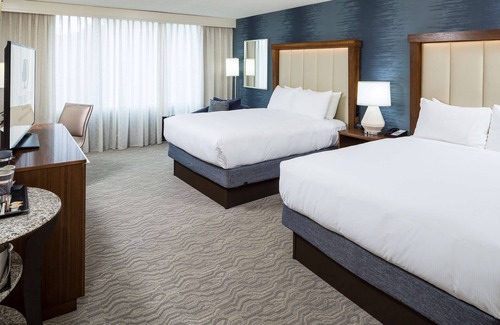 Andover Hotel | Discover DoubleTree by Hilton Boston - Andover with Pool & Spa