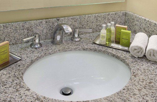 Hyannis Hotel | Enjoy Relaxing Stays at Doubletree by Hilton Cape Cod