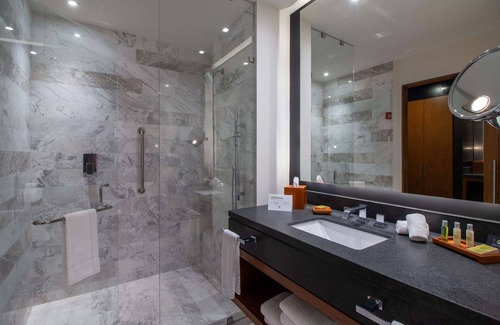 Celaya Hotel | Top-Rated DoubleTree by Hilton Celaya with Pool & Spa