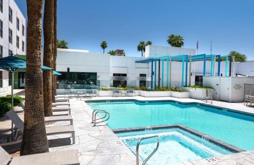 Chandler Hotel | Delightful DoubleTree by Hilton Chandler with Pool & Ocean View