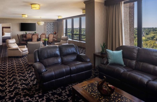 Cherry Hill Hotel | Discover DoubleTree by Hilton Cherry Hill, Family-Friendly Amenities