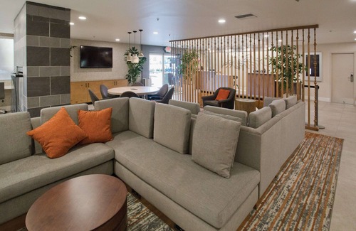 Chico Hotel | Relax at DoubleTree by Hilton Chico: 4-Star Comfort & Amenities