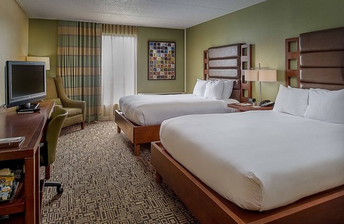 Collinsville Hotel | Relax at DoubleTree by Hilton Collinsville - St. Louis