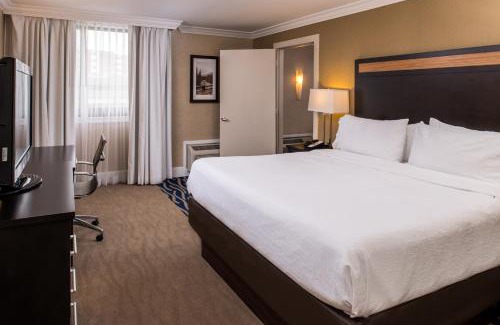 Concord Hotel | Discover Holiday Inn Concord Downtown with Premier Amenities