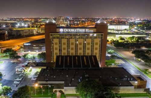 Richardson Hotel | Relax at DoubleTree by Hilton Dallas/Richardson: 4-Star Amenities