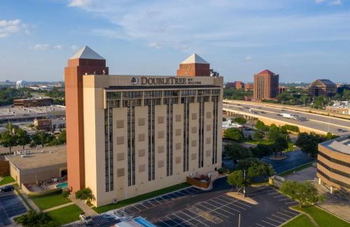 Richardson Hotel | Relax at DoubleTree by Hilton Dallas/Richardson: 4-Star Amenities