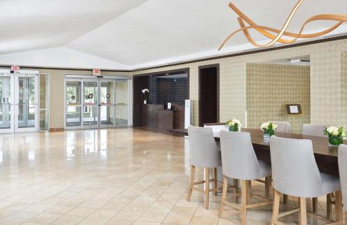 Dallas Design District Hotel | Discover DoubleTree by Hilton Dallas Market Center Amenities