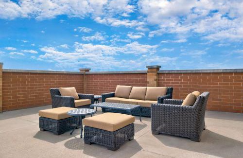 Downtown Hotel | Relax at DoubleTree by Hilton Davenport with Ocean Views