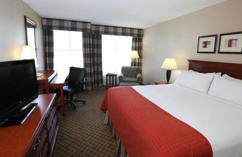Fairborn Hotel | Explore Holiday Inn Dayton/Fairborn I-675: Pet-Friendly Stay