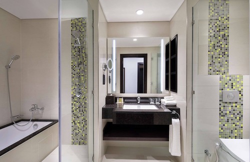 Al Sadd Hotel | Experience Comfort at DoubleTree by Hilton Doha - Al Sadd