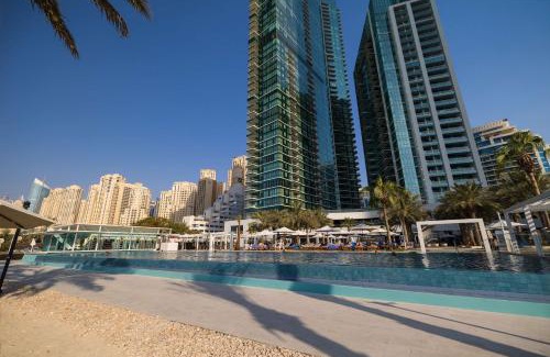 Dubai Marina Resort | DoubleTree by Hilton Dubai Jumeirah Beach