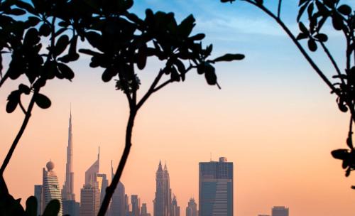 Al Mankhool Hotel | Premier DoubleTree by Hilton Dubai M Square: Oceanfront Bliss