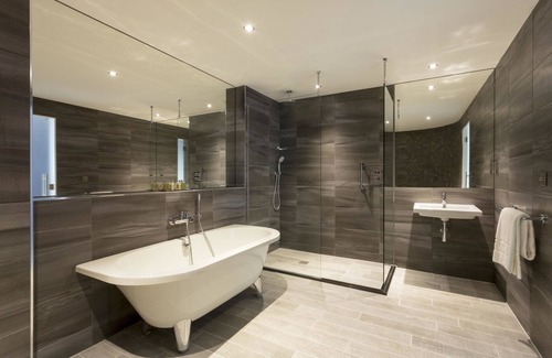 North Queensferry Hotel | Discover DoubleTree by Hilton Edinburgh Near Queensferry Crossing