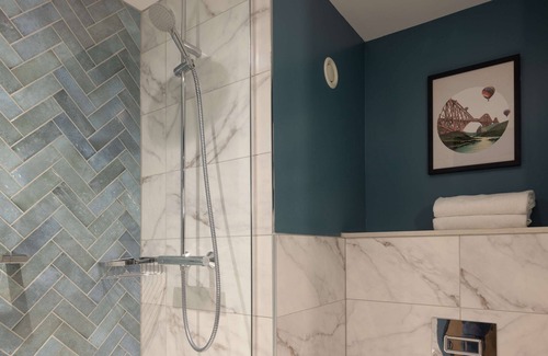 Ingliston Hotel | Ideal Stay at DoubleTree by Hilton Edinburgh Airport