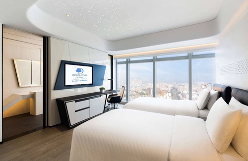 Nanhai Hotel | Elegant DoubleTree by Hilton Foshan Nanhai - Rated 9.6/10