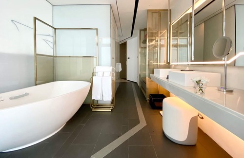 Nanhai Hotel | Elegant DoubleTree by Hilton Foshan Nanhai - Rated 9.6/10