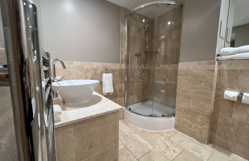 Bletchley Hotel | Discover DoubleTree by Hilton Milton Keynes: 4-Star Comfort