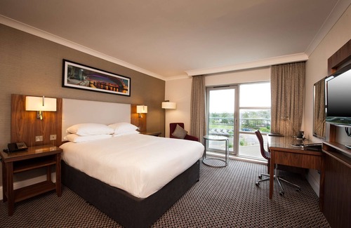 Bellshill Hotel | Relax at DoubleTree by Hilton Glasgow Strathclyde with Spa & Pool