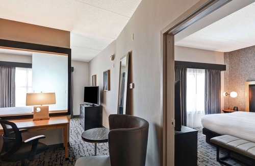 Highlands - Perkins Hotel | Discover the DoubleTree by Hilton Baton Rouge Experience