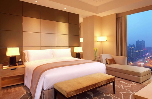 Jianggan Hotel | Relax at DoubleTree by Hilton Hangzhou East with Spa & Pool