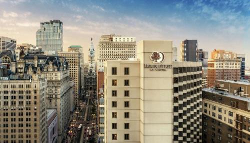 Gayborhood Hotel | Experience Comfort at DoubleTree by Hilton Philadelphia Center