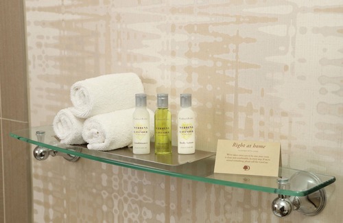 Westborough Hotel | Enjoy Family-Friendly Stays at DoubleTree by Hilton Boston