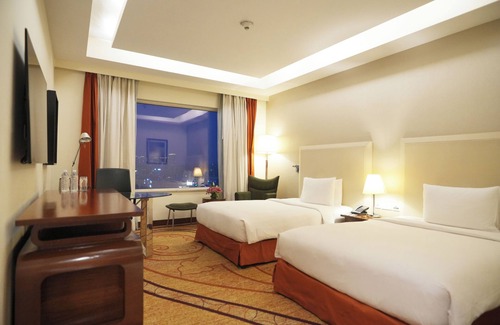 Ghata Hotel | Elegant DoubleTree by Hilton Gurgaon with Spa & Pool Access